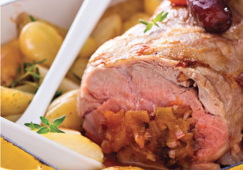Epaule d'agneau farcie aux abricots secs et aux dattes - http://www.agneausibon.fr Epaule d'agneau farcie aux abricots secs et aux dattes - http://www.agneausibon.fr
