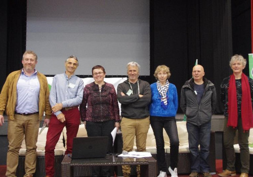 De gauche à droite : Guillaume Riou (Président de la FNAB), Ludovic Desbrus (Auvergne Rhône-Alpes), Stéphanie Pageot (Pays-de-la-Loire), Jean-Paul Gabillard (Bretagne), Irène Carrasco (Nouvelle-Aquitaine), Frédéric Cluzon (Occitanie), Sylvie Corpart (Gran - De gauche à droite : Guillaume Riou (Président de la FNAB), Ludovic Desbrus (Auvergne Rhône-Alpes), Stéphanie Pageot (Pays-de-la-Loire), Jean-Paul Gabillard (Bretagne), Irène Carrasco (Nouvelle-Aquitaine), Frédéric Cluzon (Occitanie), Sylvie Corpart (Gran -